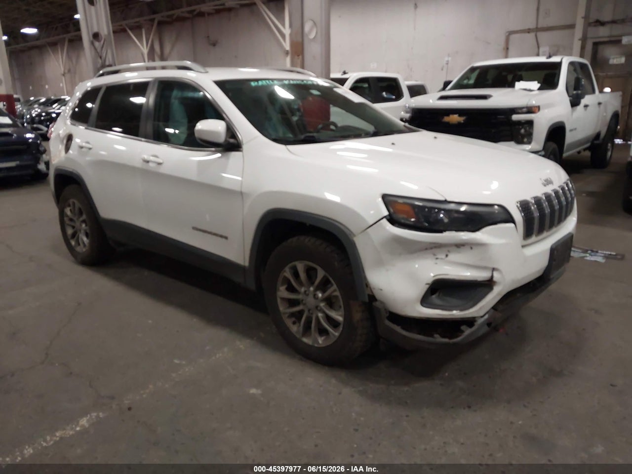 1C4PJMLB5KD****** · 2019 JEEP CHEROKEE LATITUDE PLUS 4X4