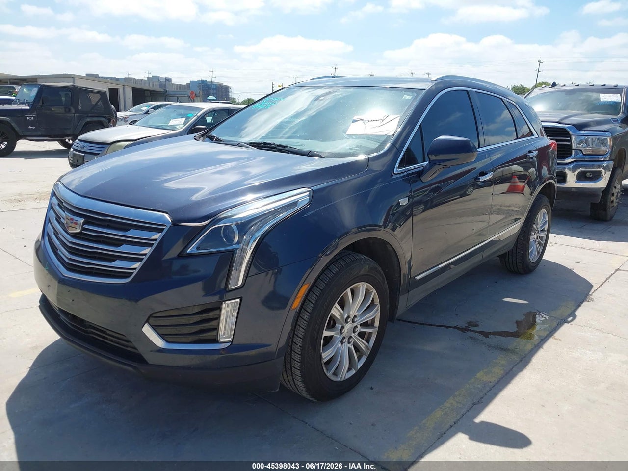 2018 CADILLAC XT5 STANDARD · 2/11