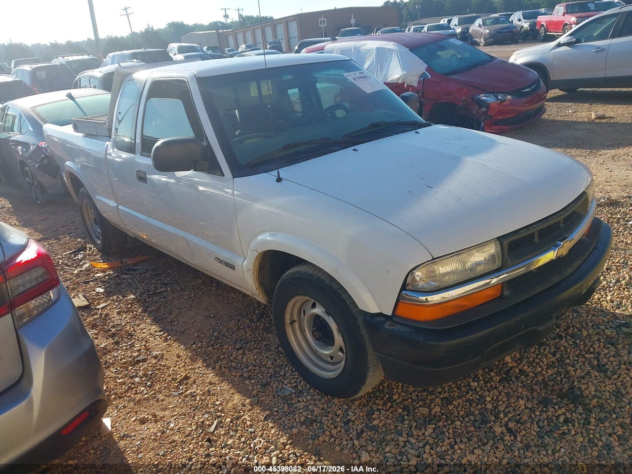 1GCCS19W828****** · 2002 CHEVROLET S-10 LS