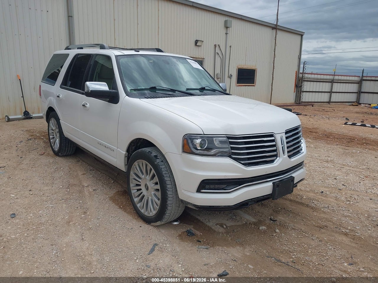 5LMJJ2KT4GE****** · 2016 LINCOLN NAVIGATOR RESERVE