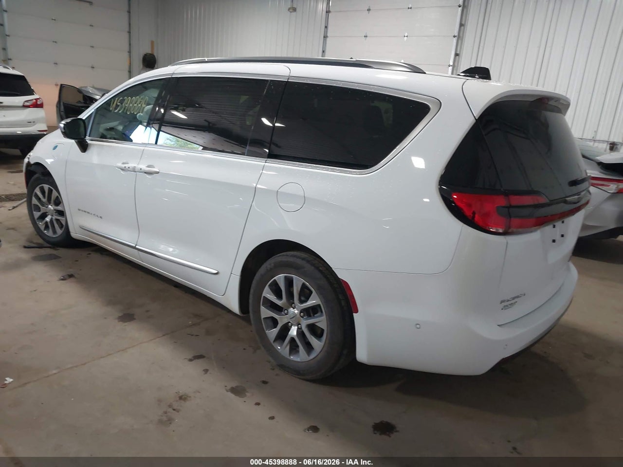 2025 CHRYSLER PACIFICA HYBRID PINNACLE · 3/11