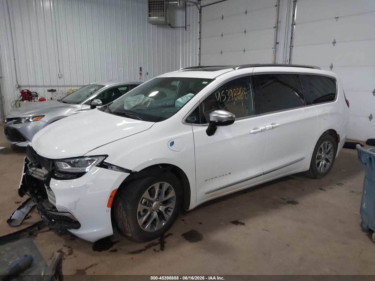 2025 CHRYSLER PACIFICA HYBRID PINNACLE · 2/11