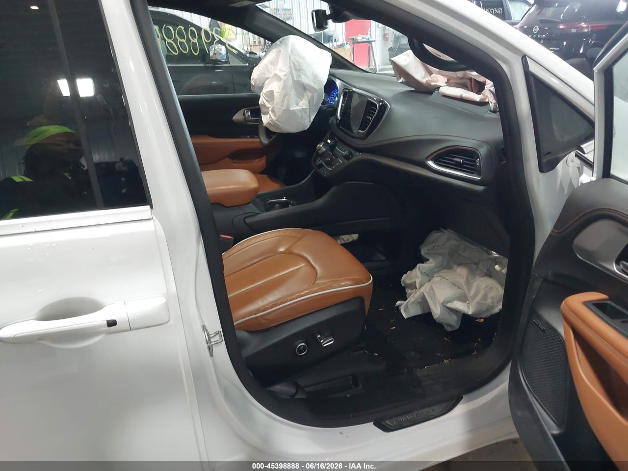 2025 CHRYSLER PACIFICA HYBRID PINNACLE · 5/11