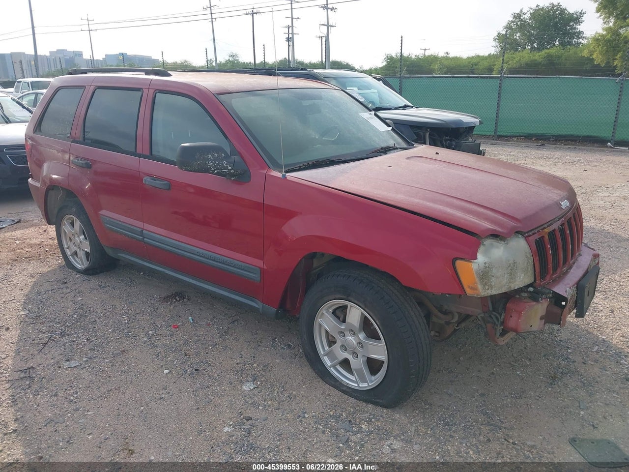 1J4GS48K45C****** · 2005 JEEP GRAND CHEROKEE LAREDO