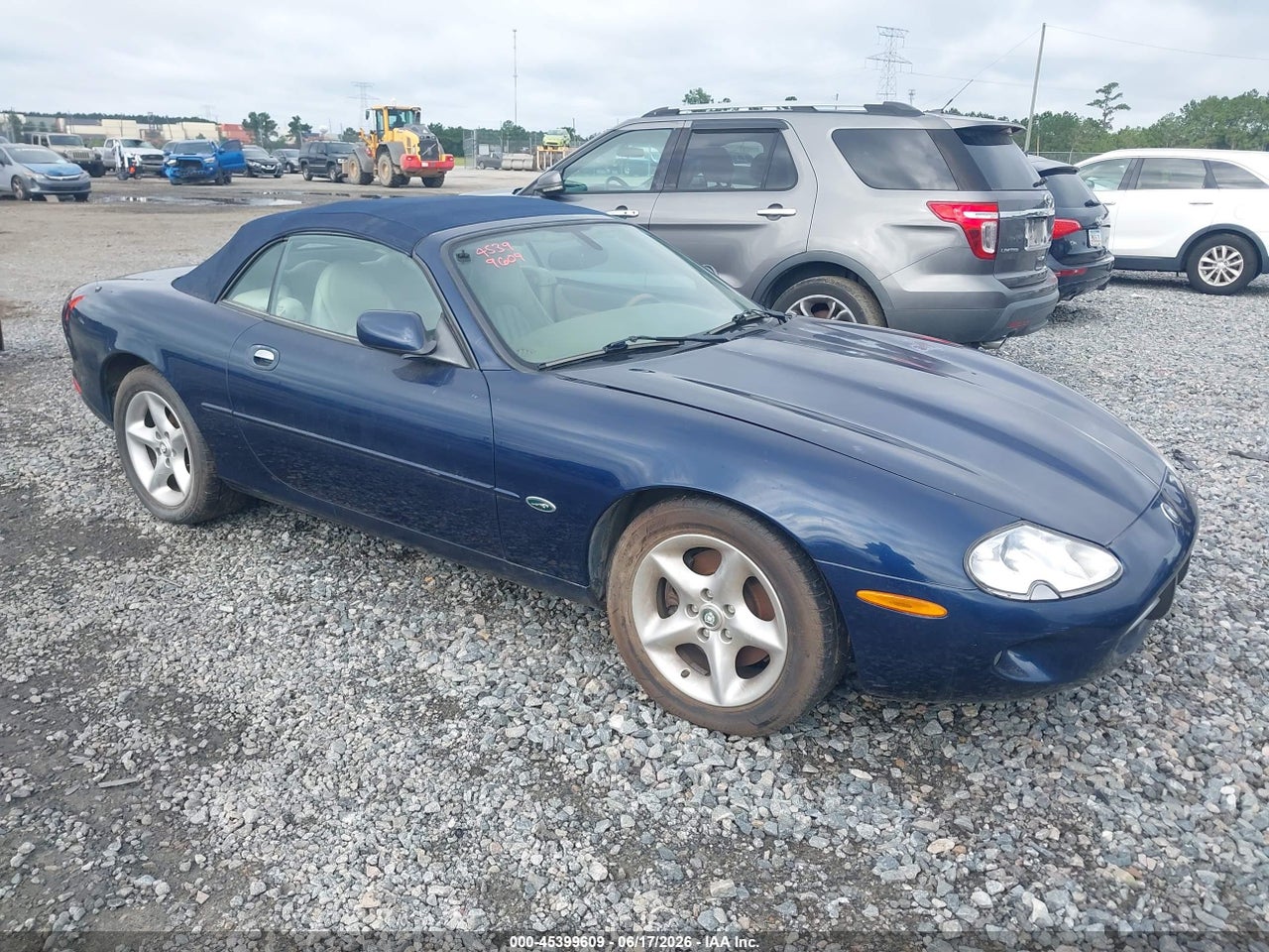 SAJJA42C0YN****** · 2000 JAGUAR XK8