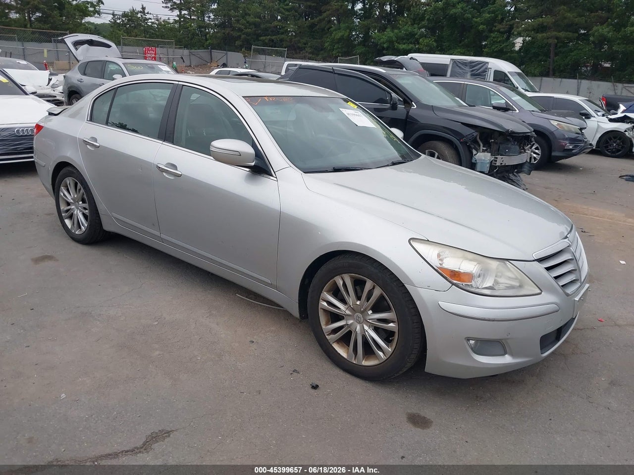 KMHGC4DE6AU****** · 2010 HYUNDAI GENESIS 3.8