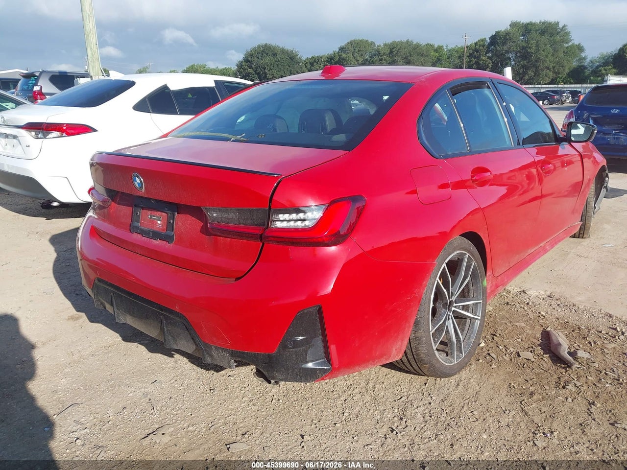 2023 BMW 330I   · 4/11