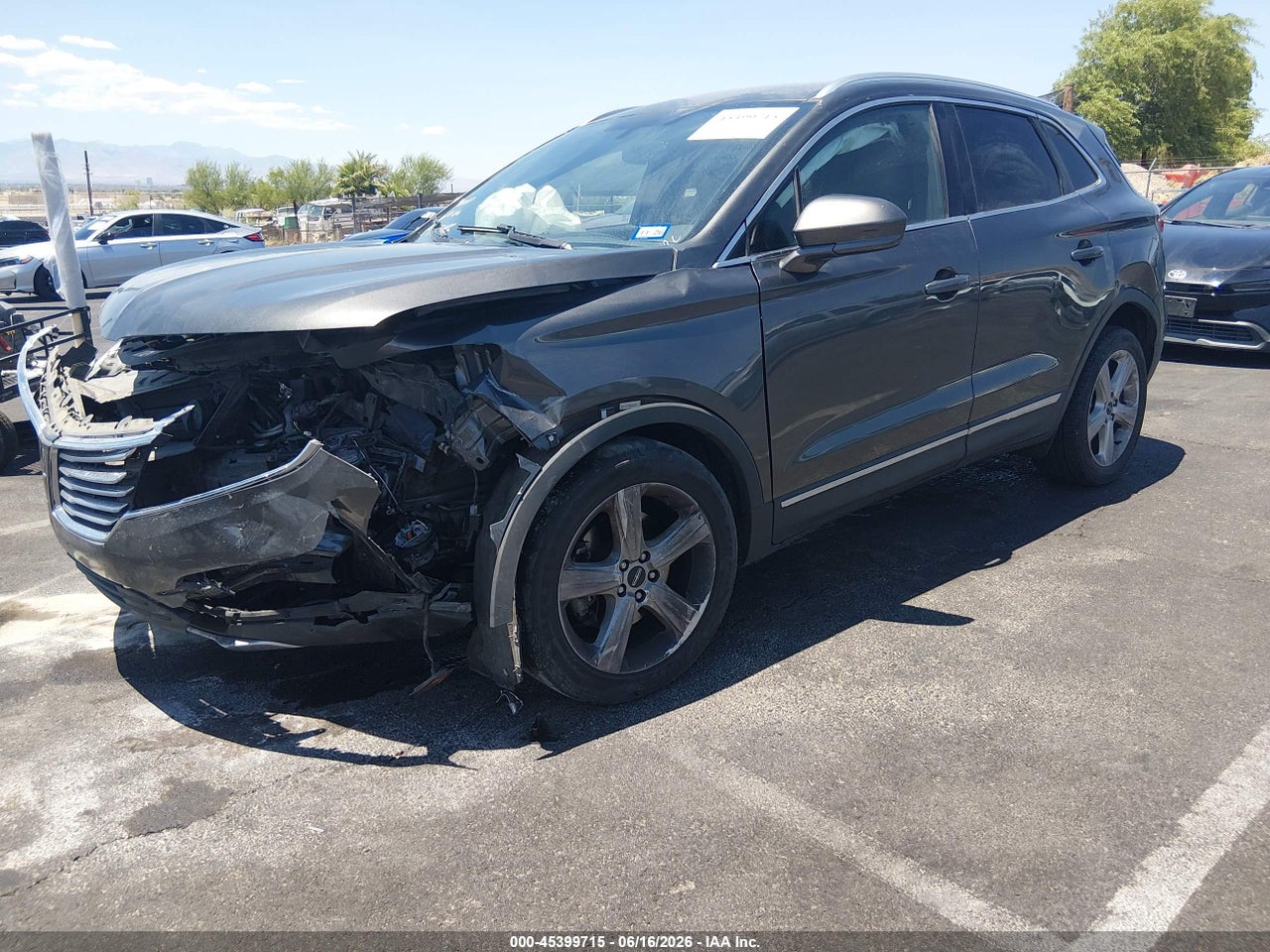 2017 LINCOLN MKC PREMIERE · 2/11