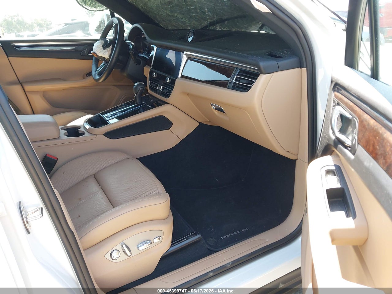 2026 PORSCHE MACAN T · 5/11