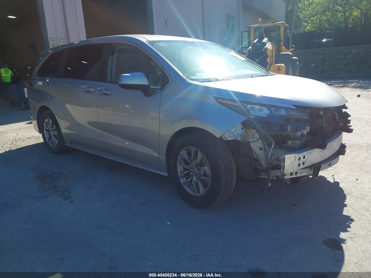 5TDKSKFC2RS****** · 2024 TOYOTA SIENNA LE