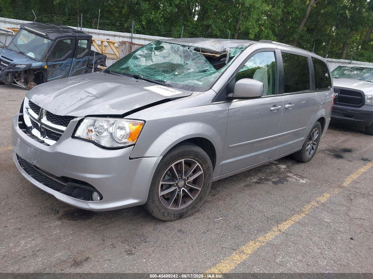 2017 DODGE GRAND CARAVAN SXT · 2/11