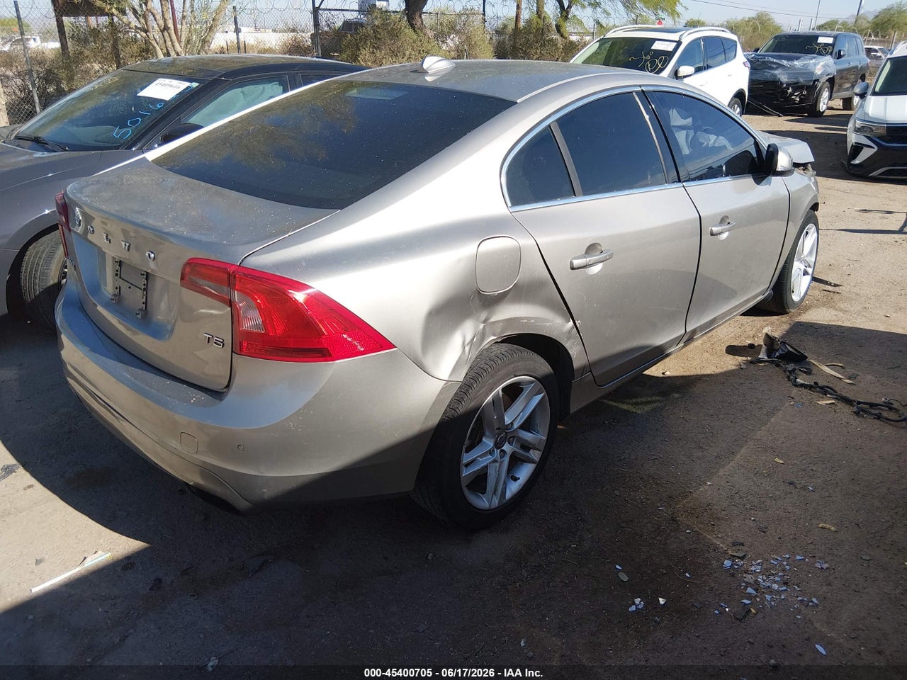 2015 VOLVO S60 T5 PREMIER · 4/10