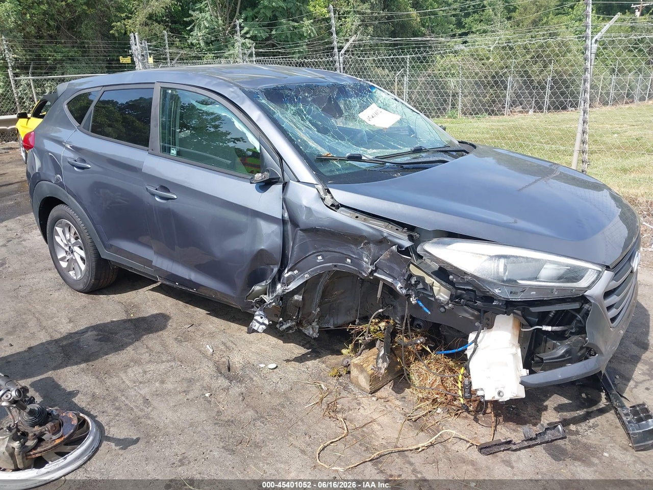 KM8J2CA45JU****** · 2018 HYUNDAI TUCSON SE