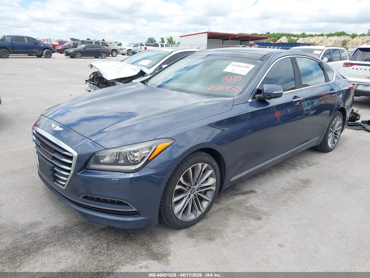 2015 HYUNDAI GENESIS 3.8 · 2/11