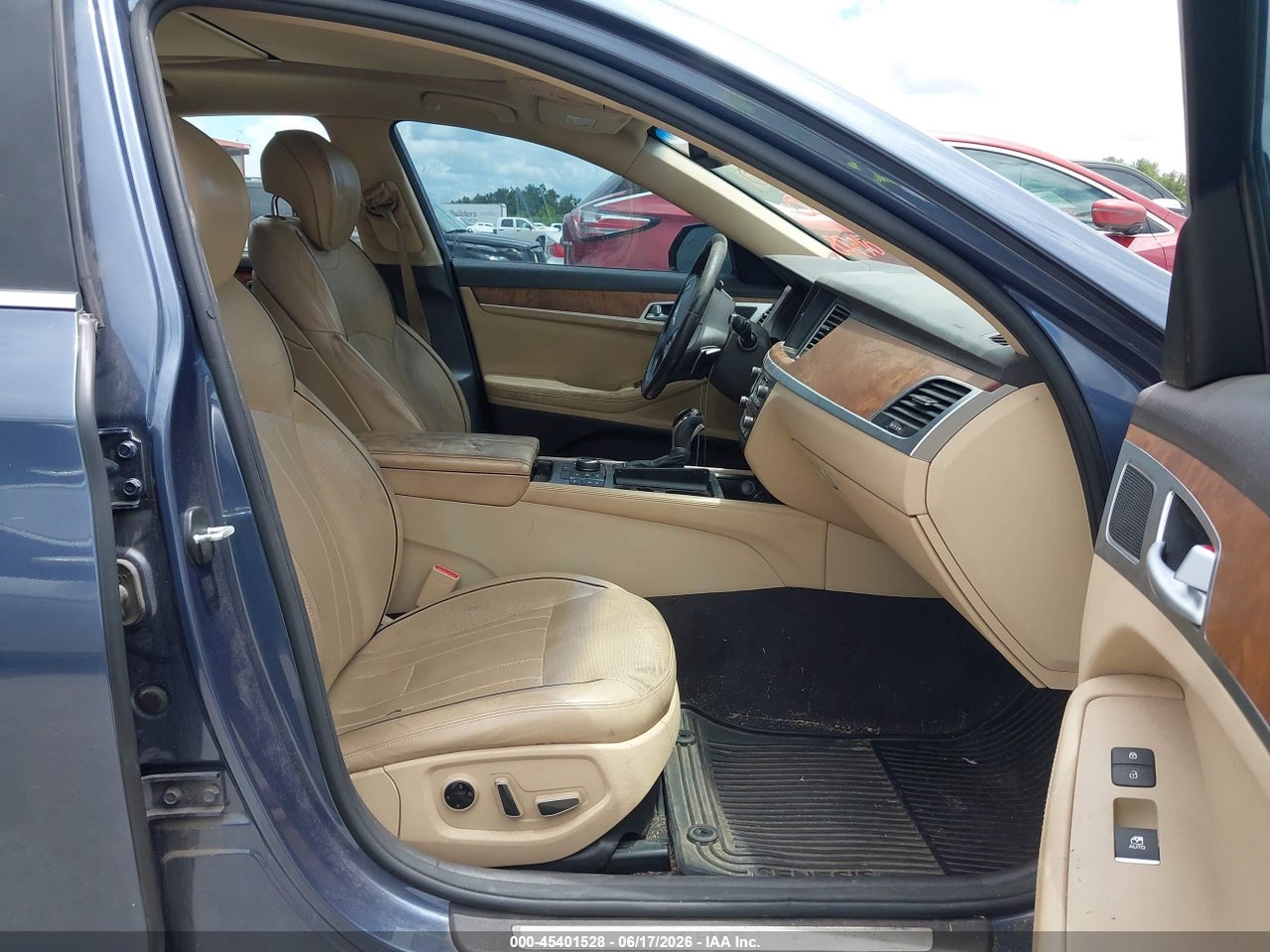 2015 HYUNDAI GENESIS 3.8 · 5/11