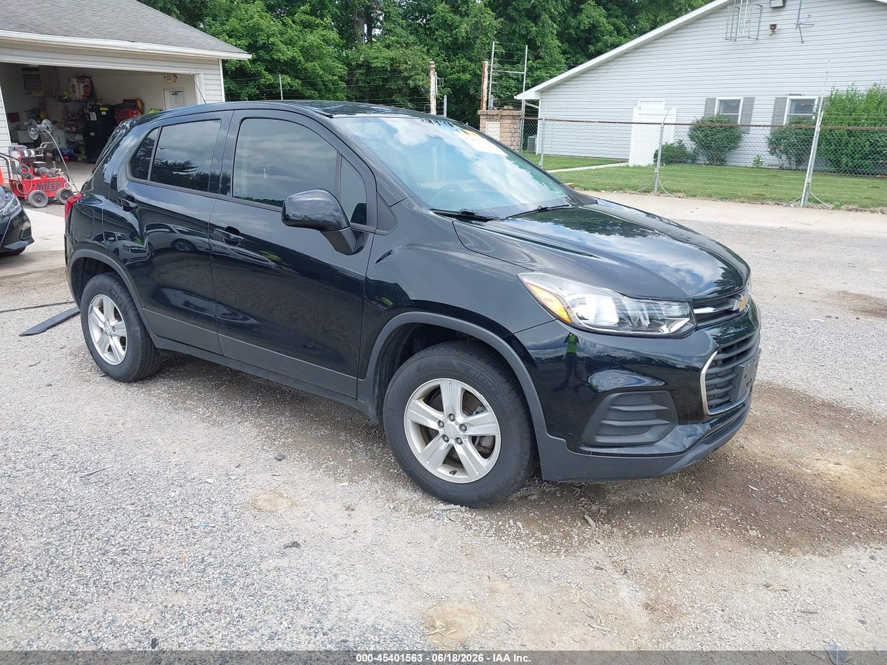 3GNCJNSB5KL****** · 2019 CHEVROLET TRAX LS