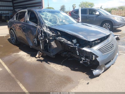 2013 INFINITI G37 JOURNEY