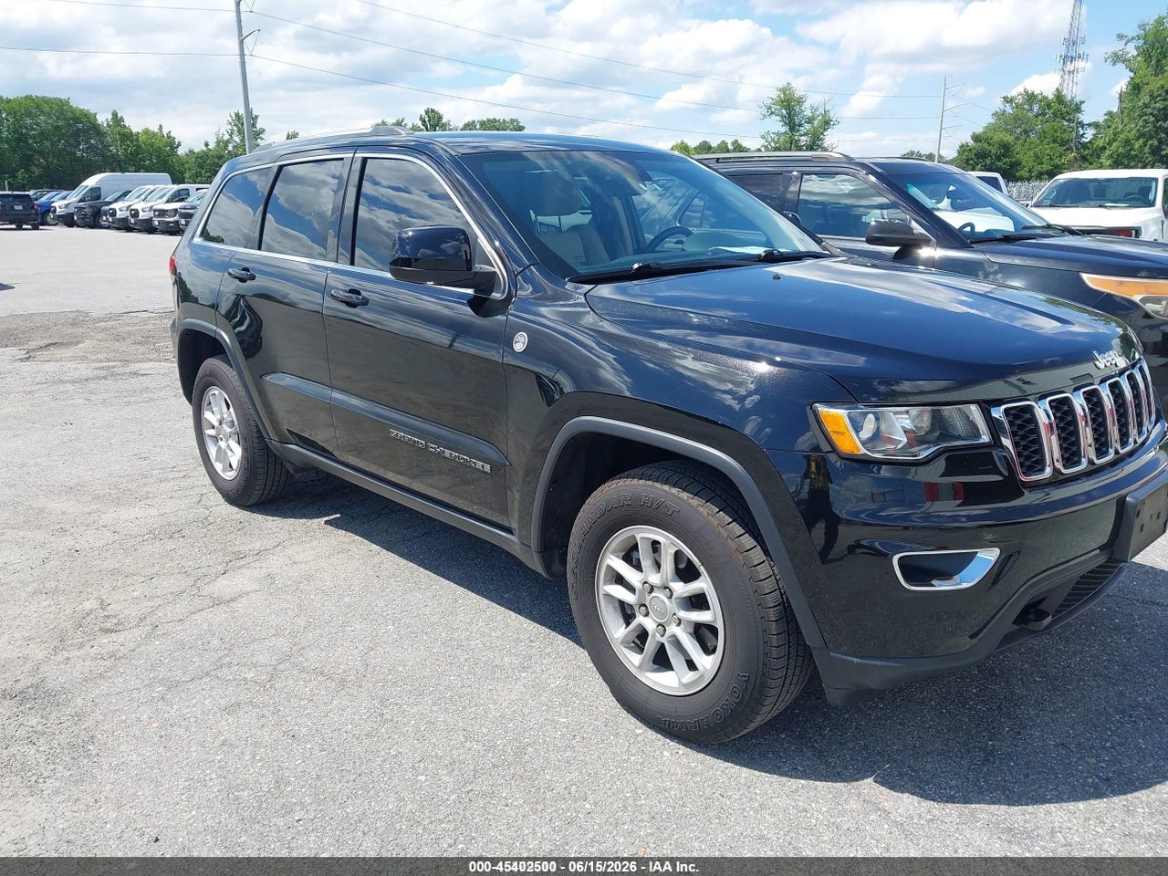 1C4RJFAG2KC****** · 2019 JEEP GRAND CHEROKEE LAREDO E 4X4