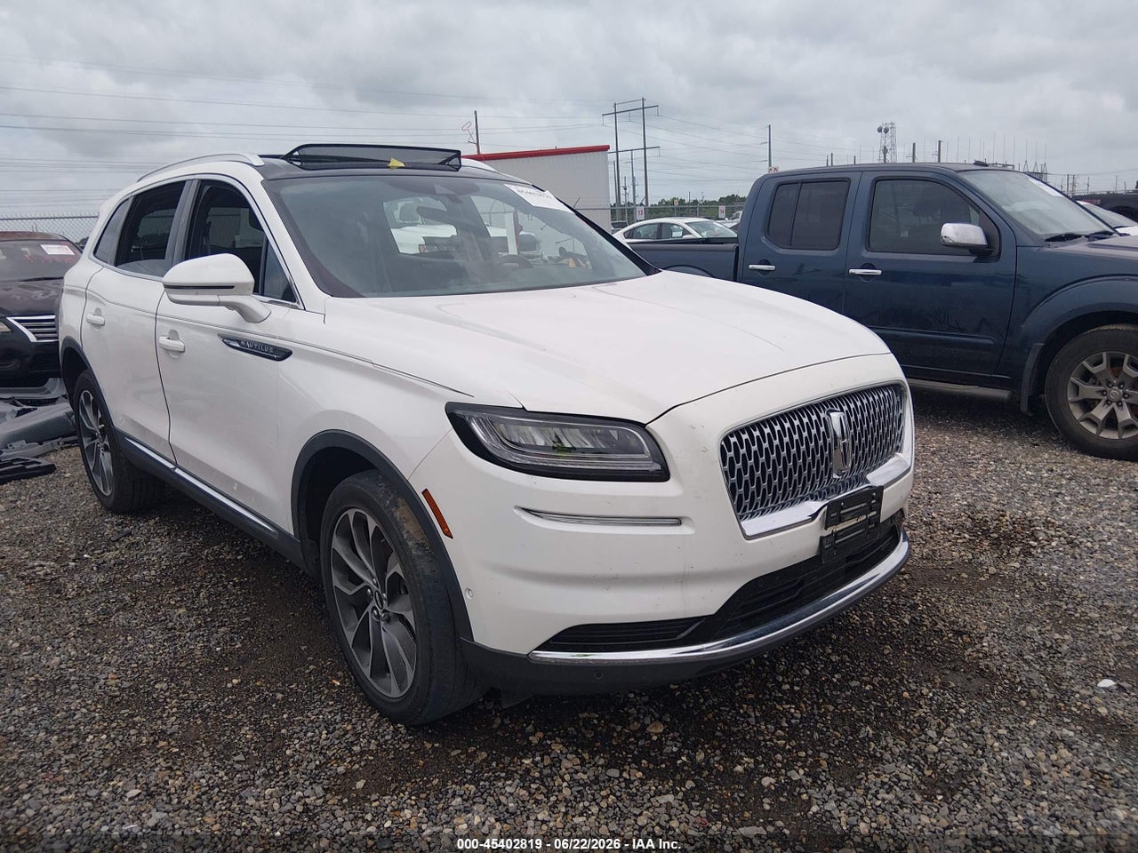2LMPJ8K9XNB****** · 2022 LINCOLN NAUTILUS RESERVE