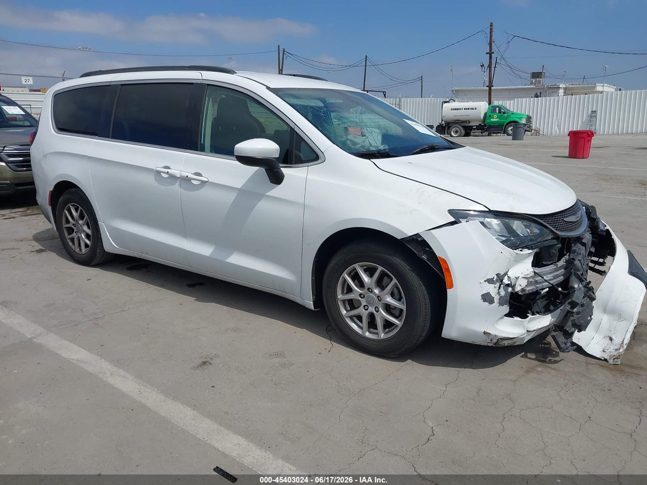 2C4RC1DGXLR****** · 2020 CHRYSLER VOYAGER LXI