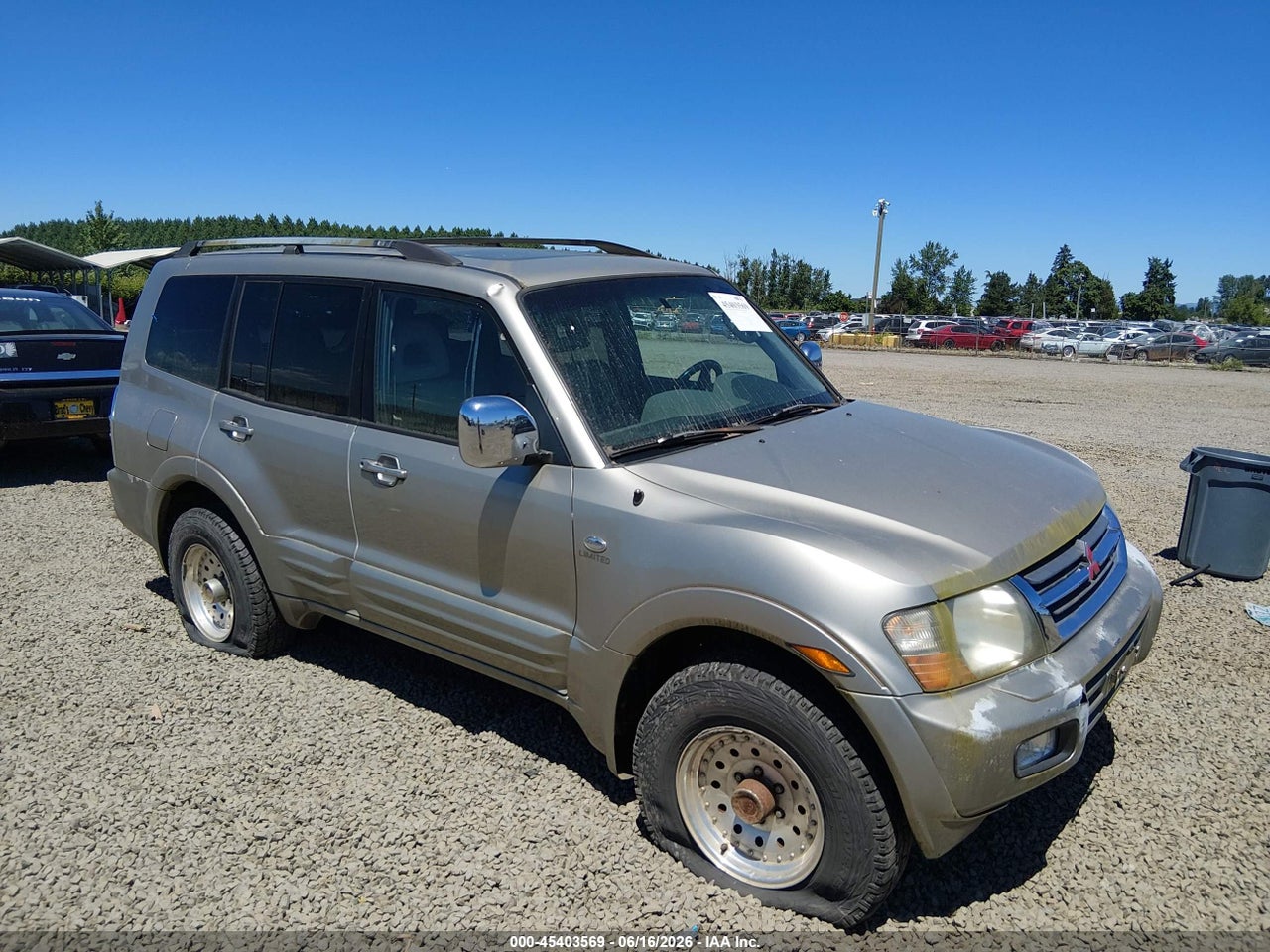 JA4MW51R01J****** · 2001 MITSUBISHI MONTERO LIMITED