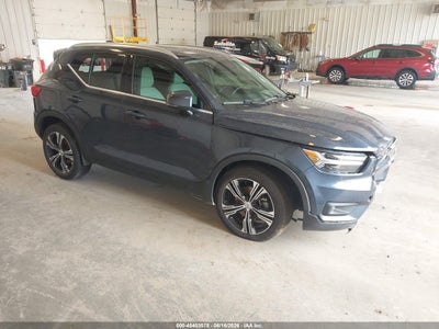 2022 VOLVO XC40 T5 INSCRIPTION