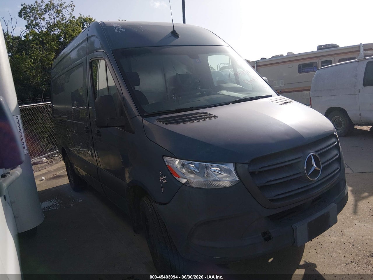 WD4PF0CD7KP****** · 2019 MERCEDES-BENZ SPRINTER 2500 HIGH ROOF V6