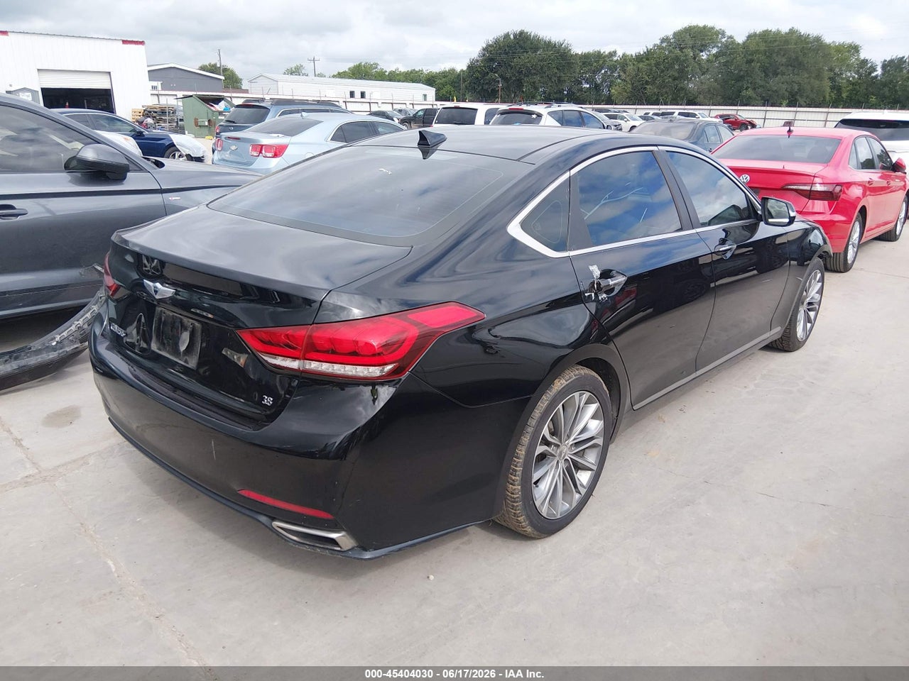 2015 HYUNDAI GENESIS 3.8 · 4/11