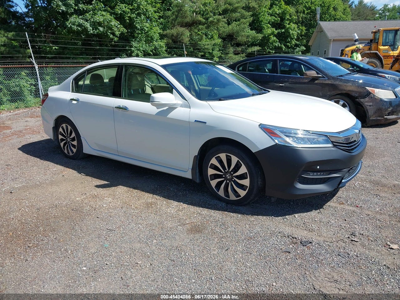 JHMCR6F70HC****** · 2017 HONDA ACCORD HYBRID TOURING