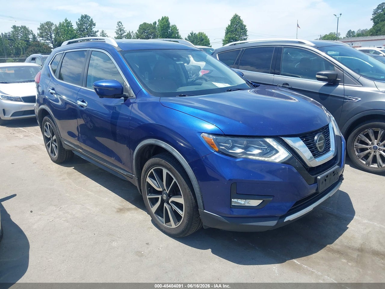 JN8AT2MV4JW****** · 2018 NISSAN ROGUE SL
