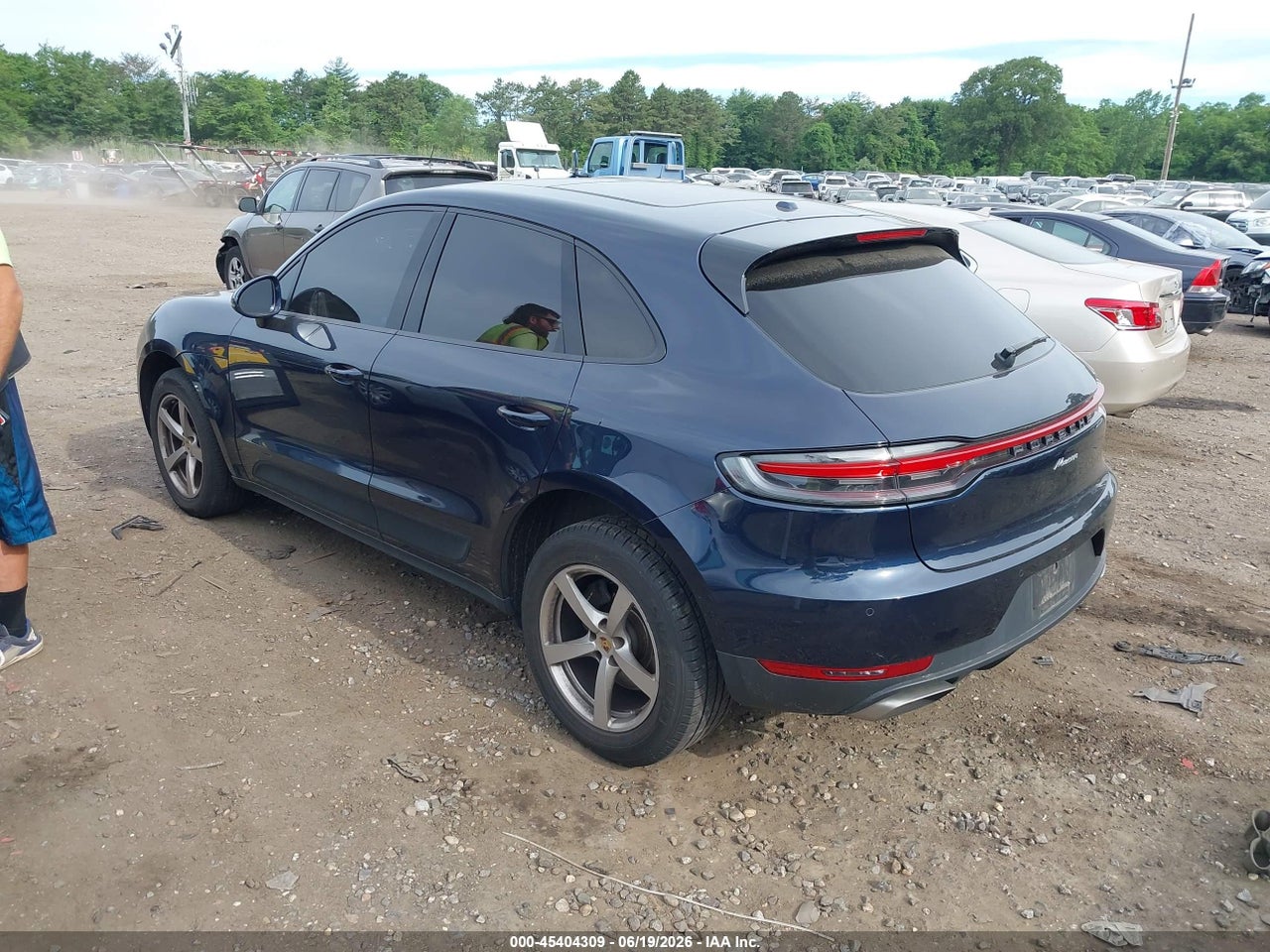 WP1AA2A51LL****** · 2020 PORSCHE MACAN   · 3/11