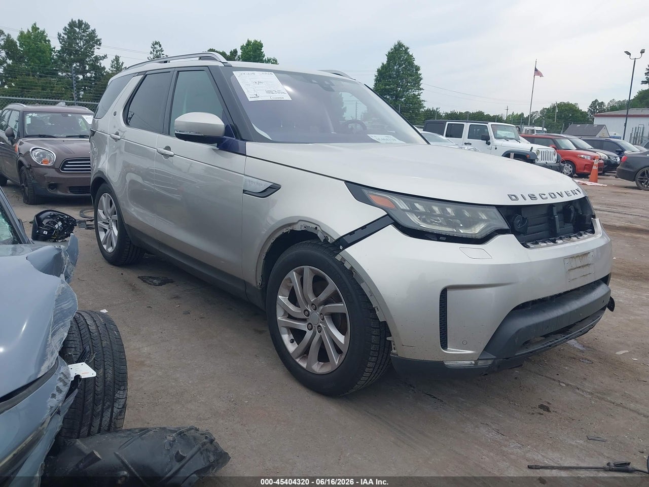 SALRRBBV9HA****** · 2017 LAND ROVER DISCOVERY HSE