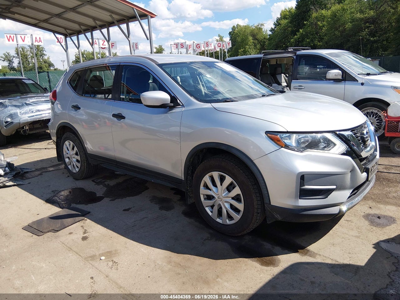 JN8AT2MV7HW****** · 2017 NISSAN ROGUE S