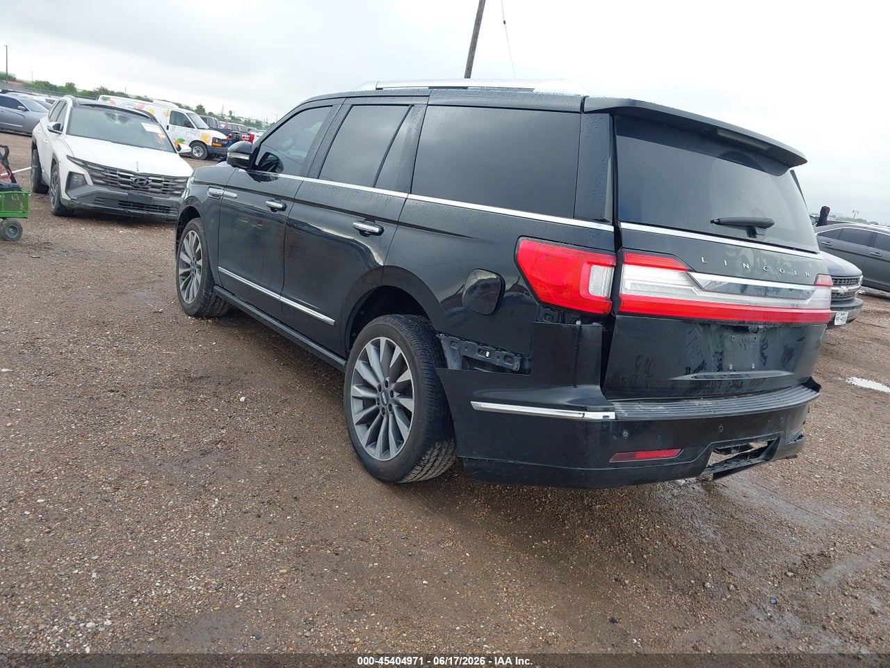 2019 LINCOLN NAVIGATOR SELECT · 3/11