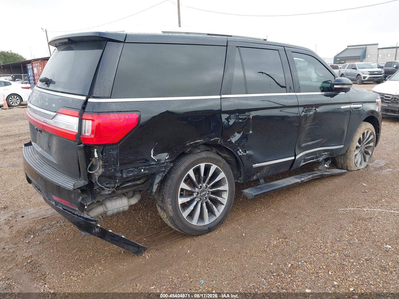 2019 LINCOLN NAVIGATOR SELECT · 4/11