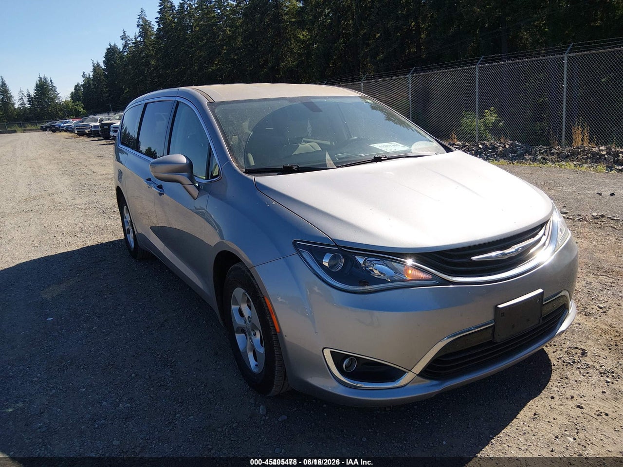 2C4RC1H71HR****** · 2017 CHRYSLER PACIFICA HYBRID TOURING PLUS