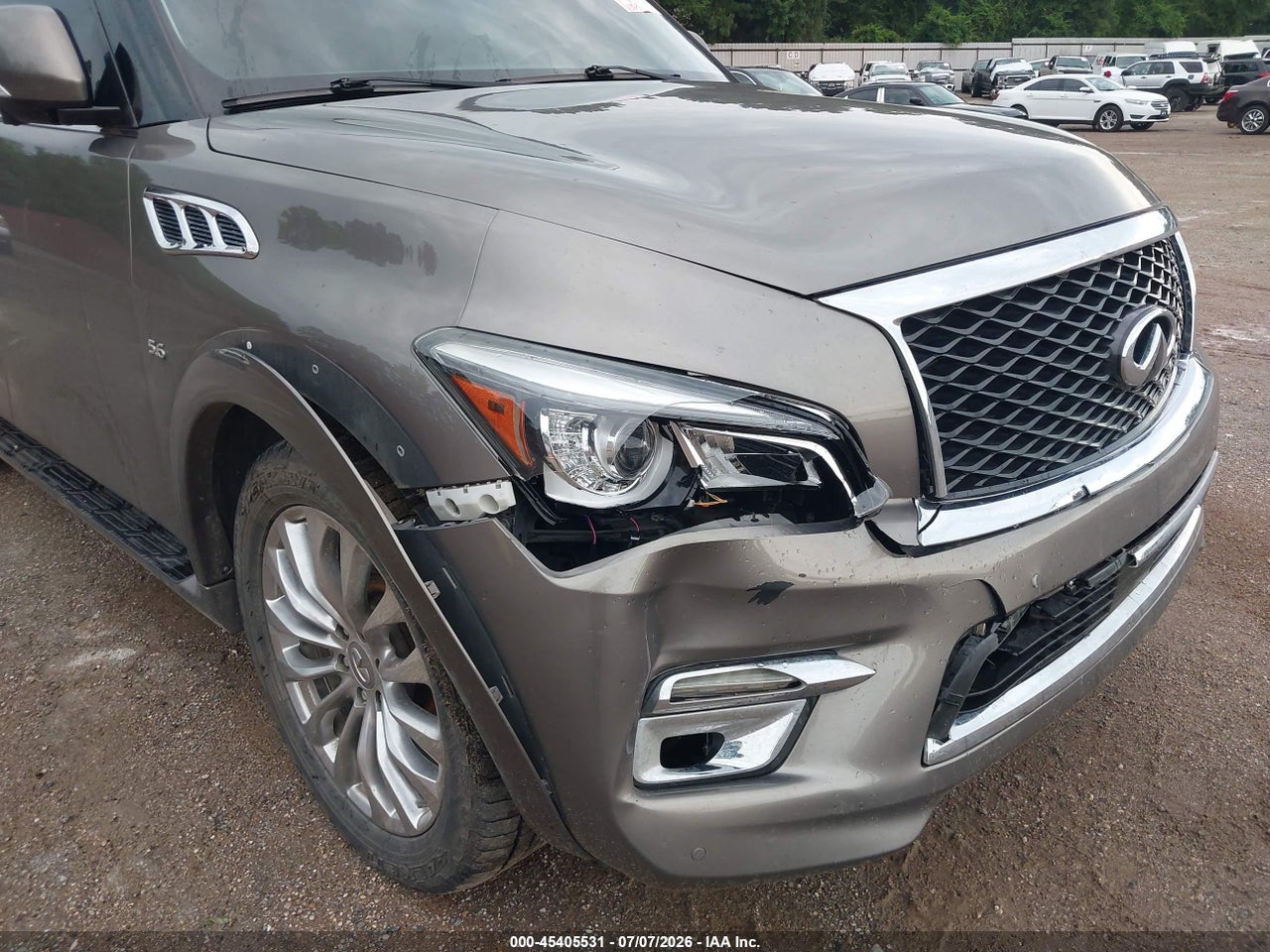 2017 INFINITI QX80 · 6/11
