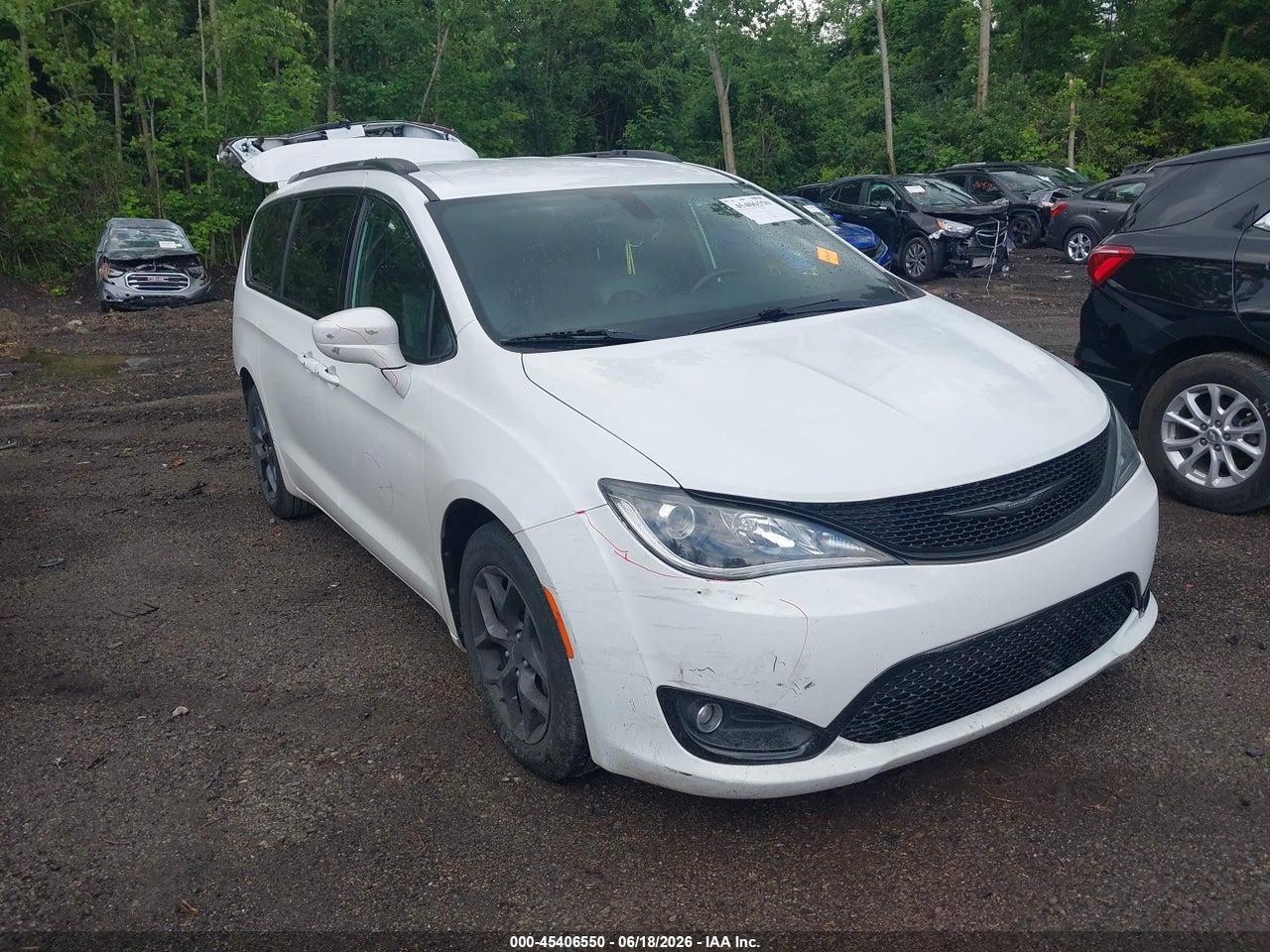 2C4RC1BG8JR****** · 2018 CHRYSLER PACIFICA TOURING L