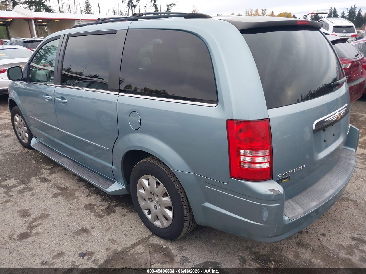 2009 CHRYSLER TOWN &amp; COUNTRY LX · 3/11
