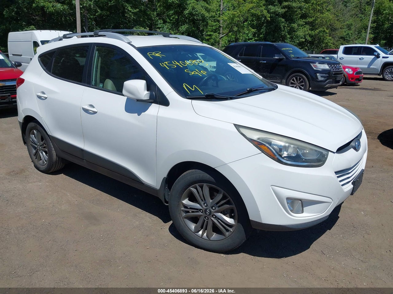 KM8JU3AG7EU****** · 2014 HYUNDAI TUCSON SE