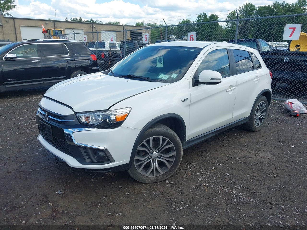 2019 MITSUBISHI OUTLANDER SPORT 2.0 ES · 2/11