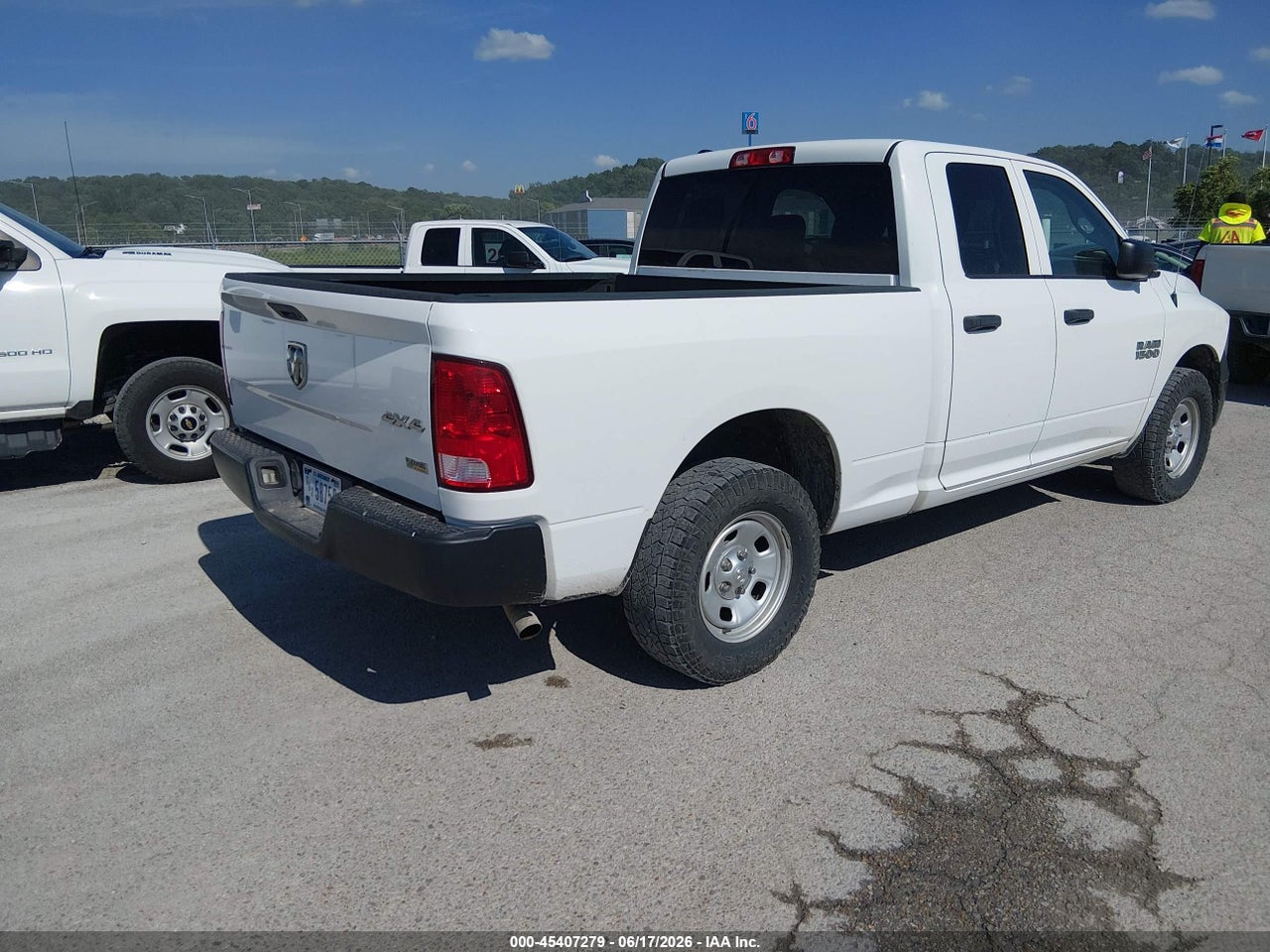 2017 RAM 1500 TRADESMAN  4X4 6'4 BOX · 4/11