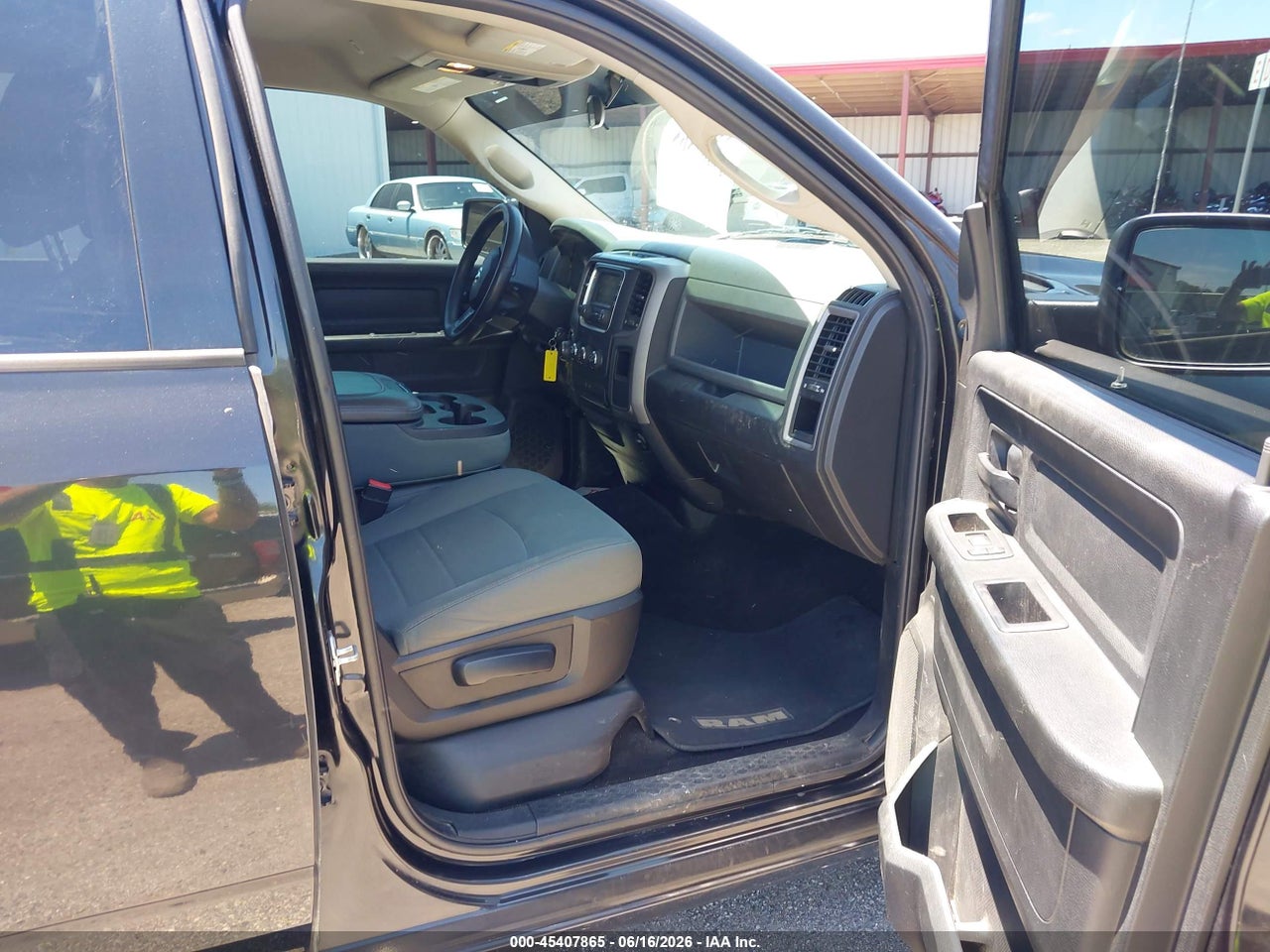 2017 RAM 1500 TRADESMAN  4X4 5'7 BOX · 5/11