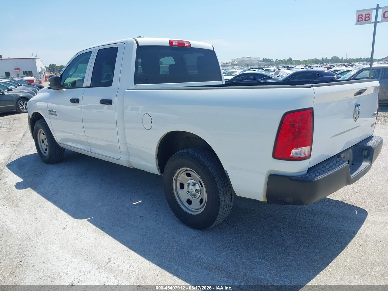 2017 RAM 1500 TRADESMAN  4X4 6'4 BOX · 3/11
