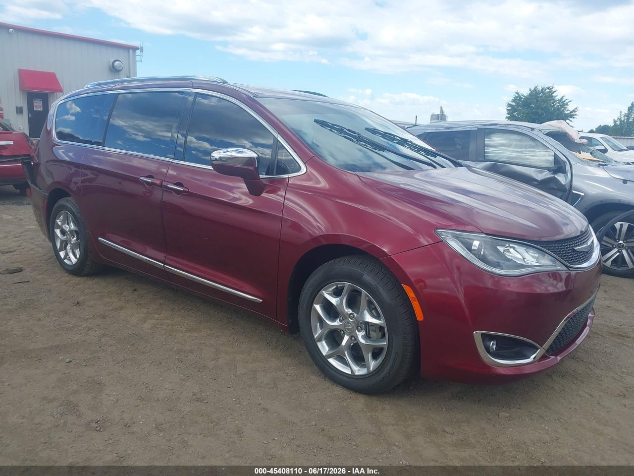 2C4RC1GG1JR****** · 2018 CHRYSLER PACIFICA LIMITED