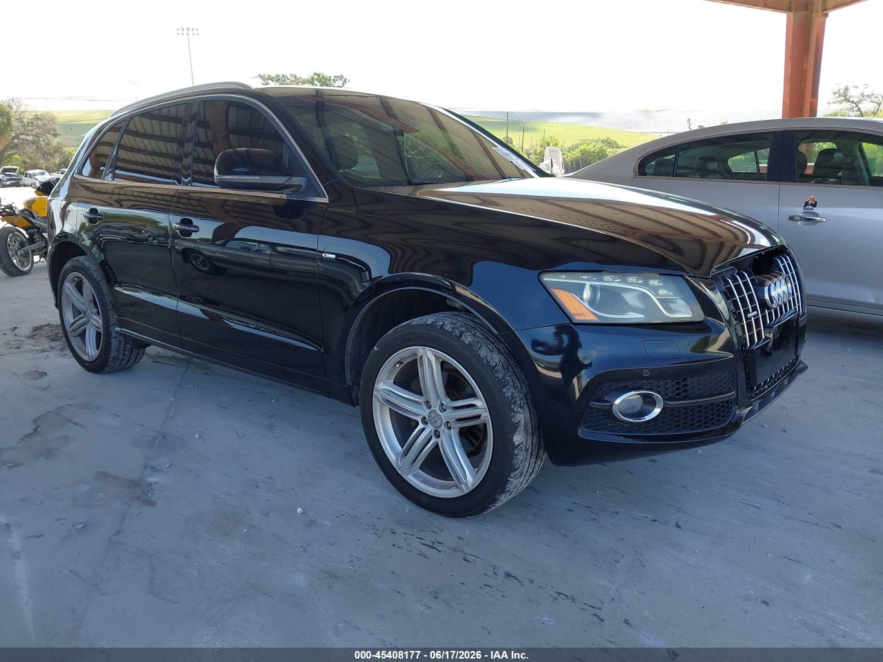 WA1MKAFP2AA****** · 2010 AUDI Q5 3.2 PREMIUM