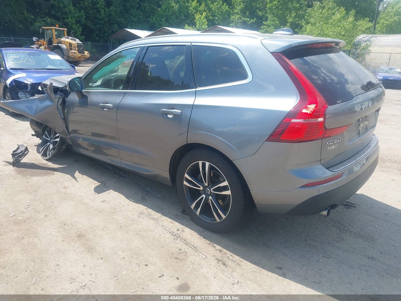 2021 VOLVO XC60 T5 MOMENTUM · 3/10