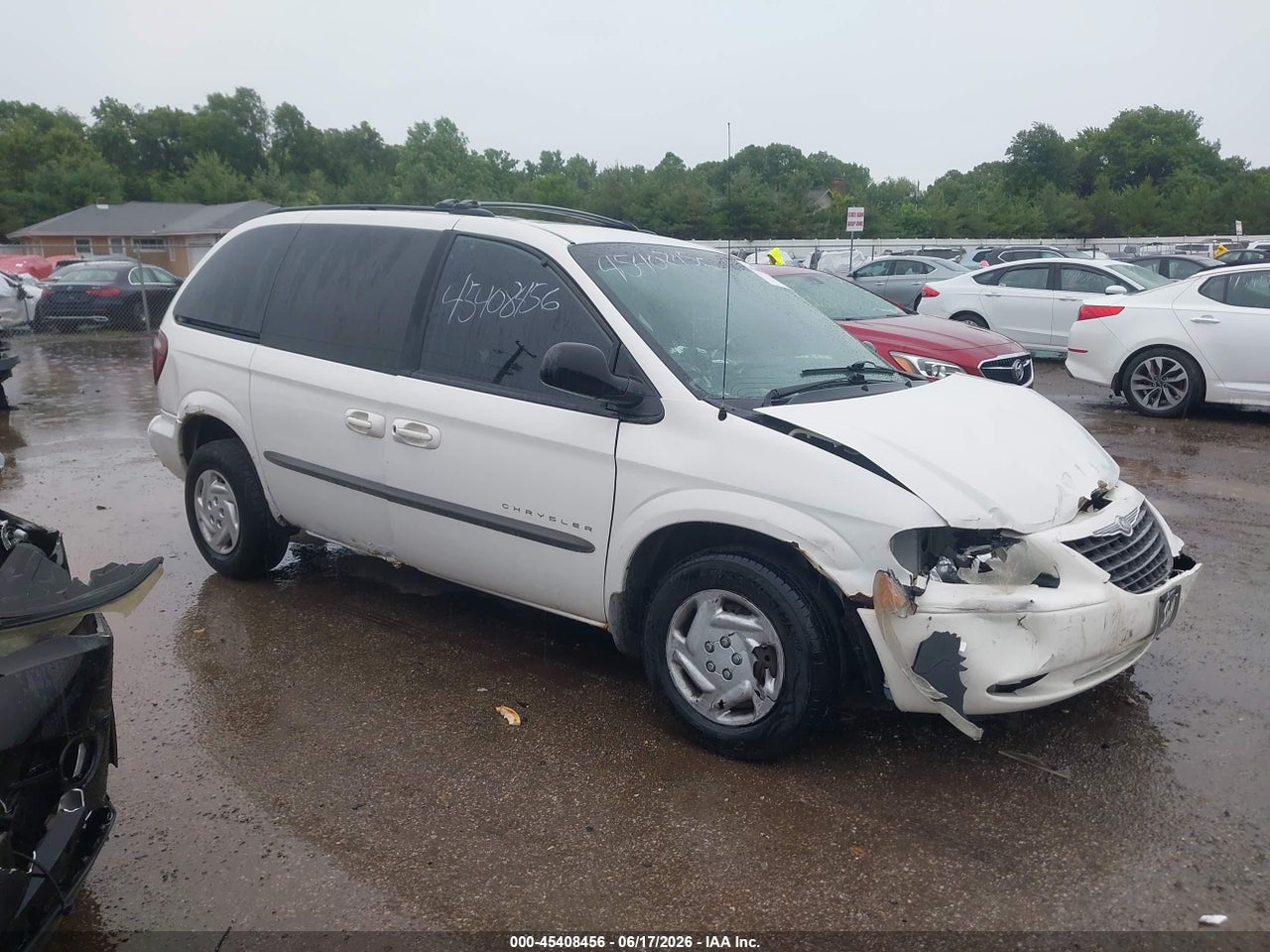 1C4GJ45311B****** · 2001 CHRYSLER VOYAGER LX