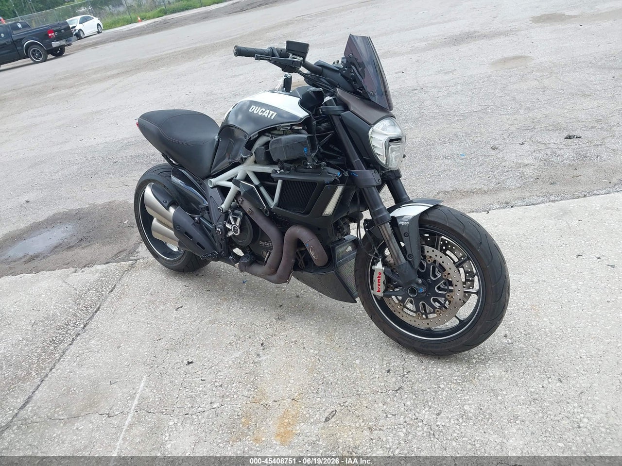 ZDM13BSW4FB****** · 2015 DUCATI DIAVEL