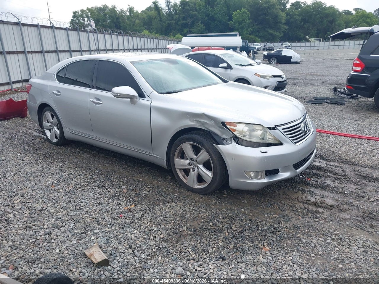 JTHBL5EF7A5****** · 2010 LEXUS LS 460